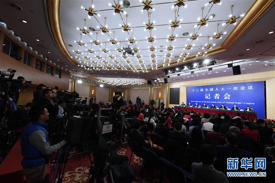 （兩會(huì)&middot;XHDW）（2）全國人大相關(guān)負(fù)責(zé)人就&ldquo;人大監(jiān)督工作&rdquo;答記者問