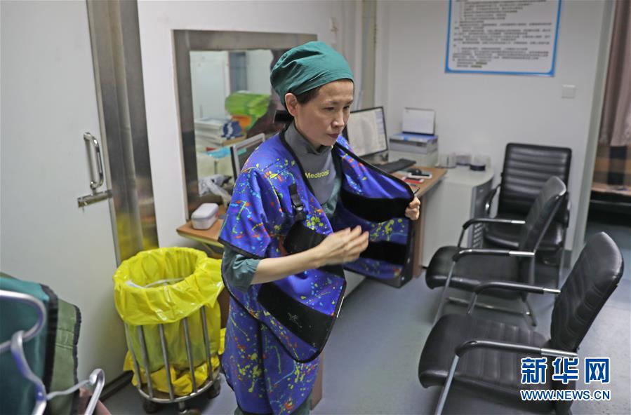 （兩會(huì)&middot;基層代表履職故事）（7）全國人大代表李潞：承載生命囑托 堅(jiān)守醫(yī)生職責(zé)