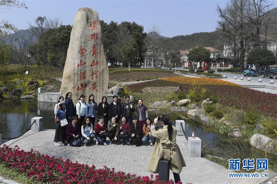 （新華全媒頭條&middot;圖文互動）（8）風正一帆懸&mdash;&mdash;以習近平同志為核心的黨中央治國理政一年間