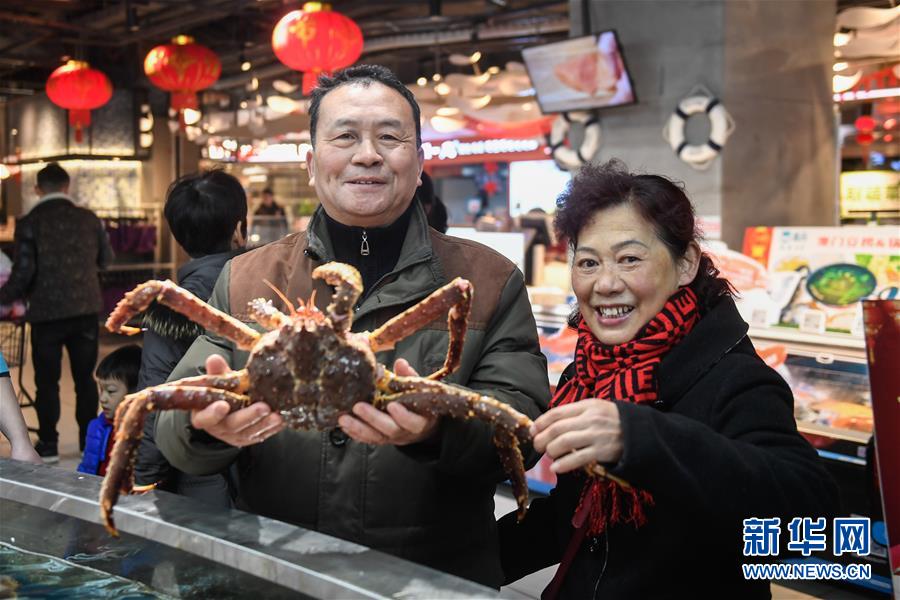 （新華全媒頭條&middot;七樂無窮&middot;春節(jié)&middot;圖文互動(dòng)）（2）變化中彰顯中國(guó)發(fā)展活力&mdash;&mdash;透視過年方式之變