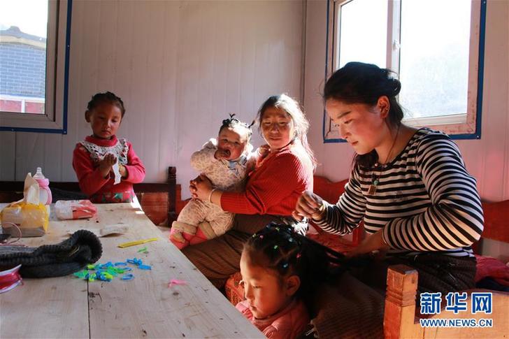 （圖文互動）（3）&ldquo;這里過新年和往常一樣熱鬧&rdquo;&mdash;&mdash;西藏雅江堰塞湖受災(zāi)群眾安置點(diǎn)新春見聞