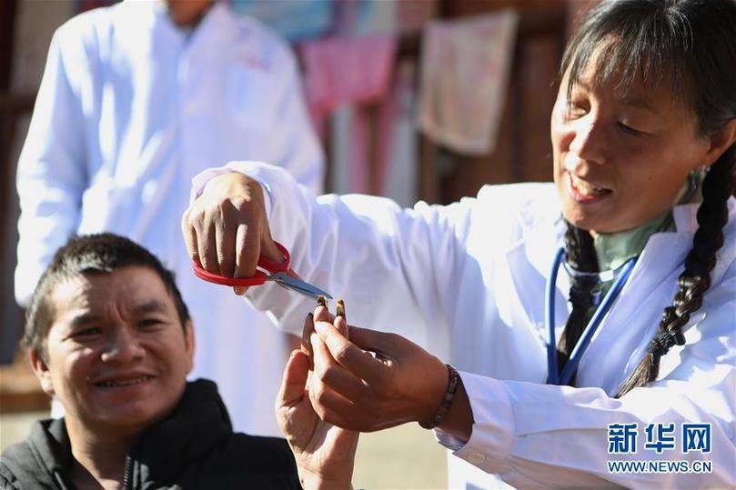 （新華全媒頭條&middot;圖文互動(dòng)）（7）大峽谷里的&ldquo;背簍醫(yī)生&rdquo;