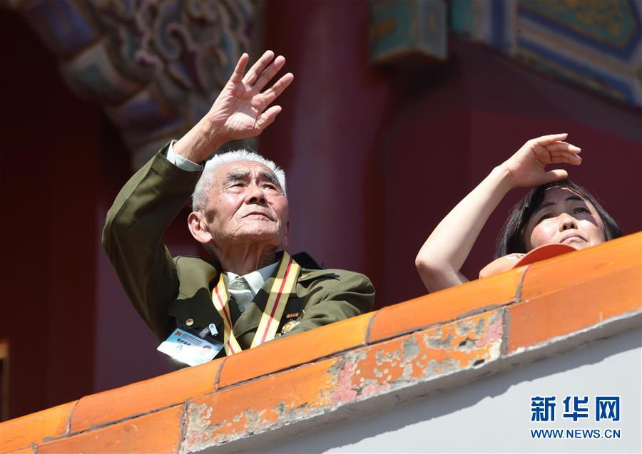 （新華全媒頭條&middot;強(qiáng)軍思想引領(lǐng)新征程&middot;圖文互動）（3）那一刻，我們光榮接受檢閱