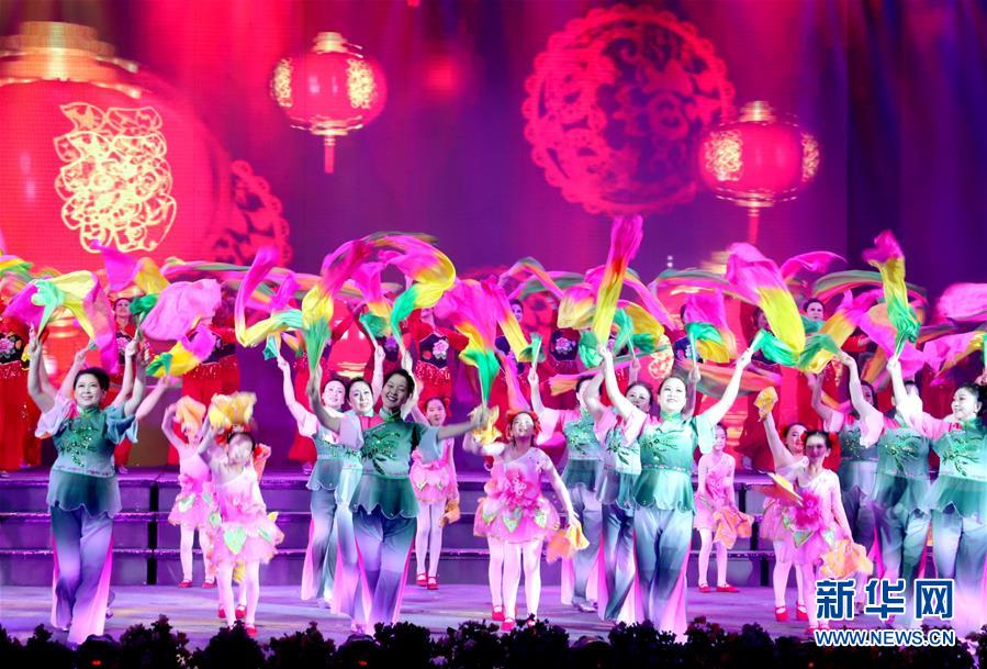 （在習(xí)近平新時(shí)代中國(guó)特色社會(huì)主義思想指引下&mdash;&mdash;新時(shí)代新作為新篇章&middot;圖文互動(dòng)）（2）歡樂的&ldquo;精氣神兒&rdquo;從哪來？&mdash;&mdash;&ldquo;東北小延安&rdquo;用&ldquo;文化密鑰&rdquo;解鎖基層治理