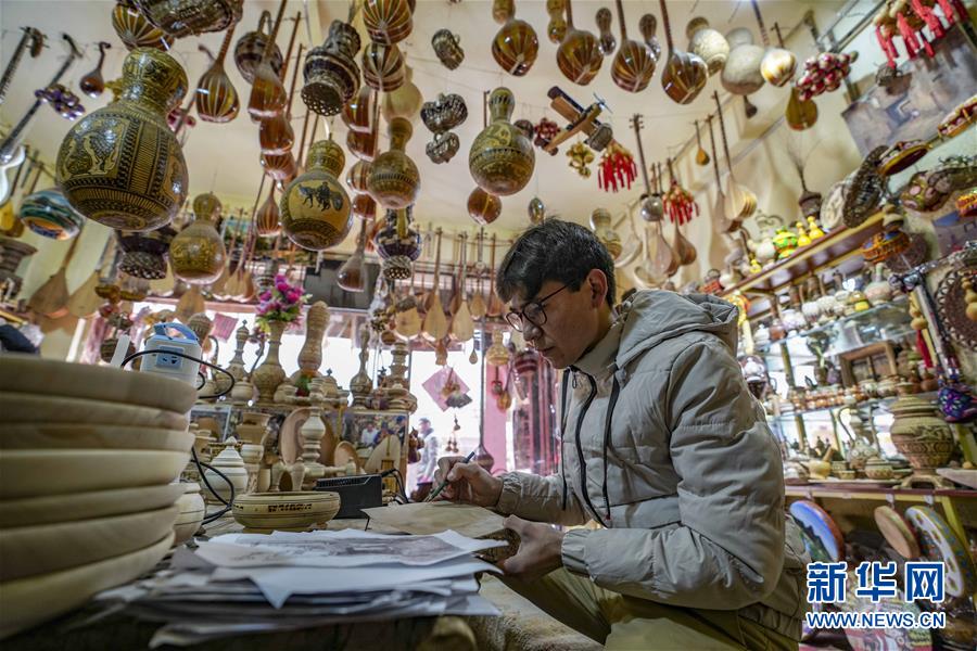 （兩會前夕看落實&middot;圖文互動）（2）牢記囑托增進(jìn)民族團結(jié) 凝心聚力建設(shè)美麗新疆&mdash;&mdash;新疆落實習(xí)近平總書記全國兩會重要講話精神紀(jì)實