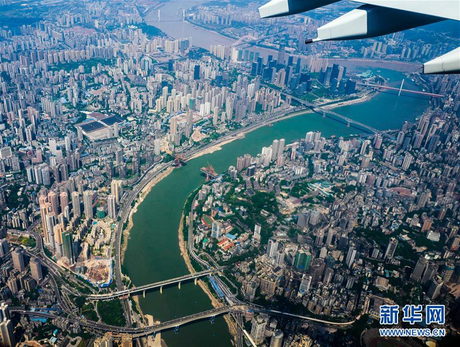 （新華全媒頭條&middot;迎接兩會(huì)特別報(bào)道&middot;圖文互動(dòng)）（15）會(huì)當(dāng)水擊三千里&mdash;&mdash;全國兩會(huì)前夕看中國信心