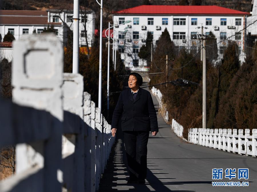 （新華全媒頭條&middot;迎接兩會特別報道&middot;圖文互動）（1）奮進(jìn)，向著第一個百年奮斗目標(biāo)&mdash;&mdash;寫在2019年全國兩會召開之際