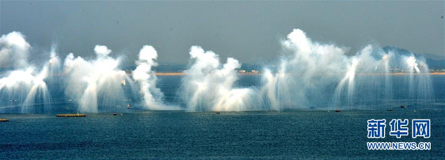 （新華全媒頭條&middot;人民海軍70年&middot;圖文互動）（10）向海圖強春潮涌&mdash;&mdash;黨中央、中央軍委和習主席關(guān)心人民海軍建設發(fā)展紀實