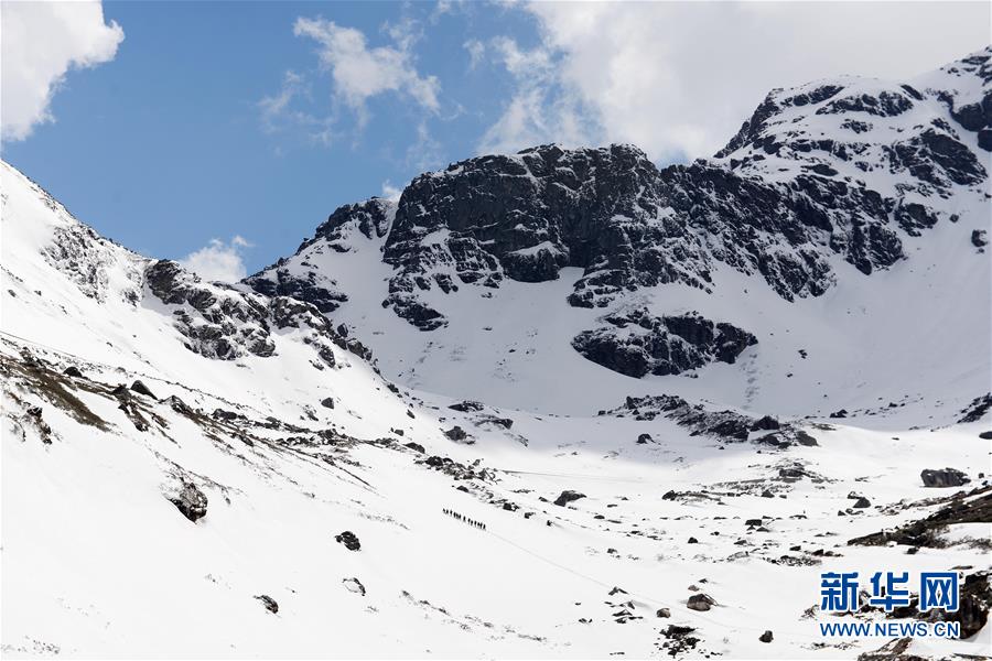 (壯麗70年·奮斗新時(shí)代·圖文互動(dòng))(2)書(shū)寫在云端上的忠誠(chéng)——卓拉哨所官兵衛(wèi)國(guó)戍邊記事