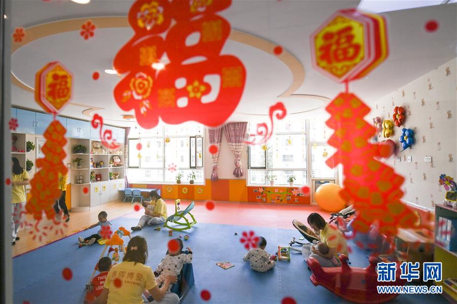 （新華全媒頭條&middot;圖文互動(dòng)）（5）努力成為好孩子 奮勇?tīng)?zhēng)當(dāng)接班人&mdash;&mdash;兒童節(jié)前夕回訪習(xí)近平總書(shū)記關(guān)心過(guò)的少年兒童