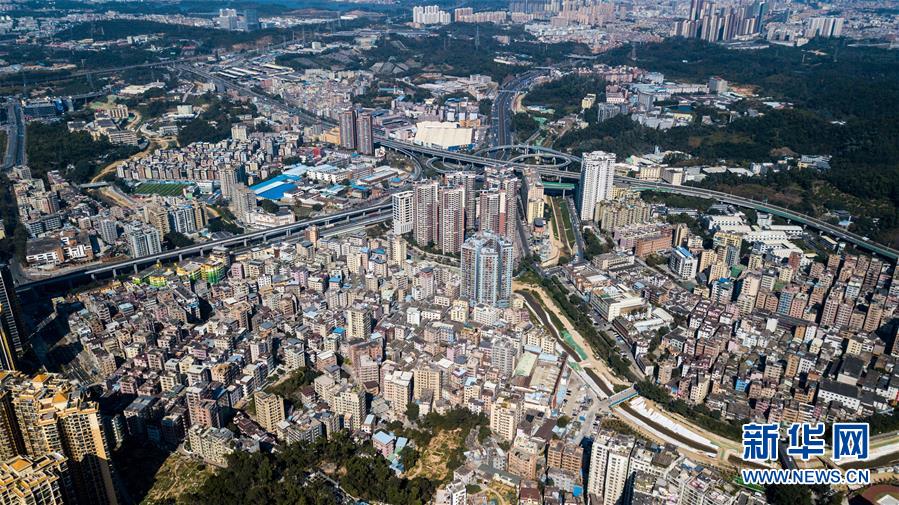 （在習近平新時代中國特色社會主義思想指引下&mdash;&mdash;新時代新作為新篇章&middot;圖文互動）（2）從種地到&ldquo;種&rdquo;高科技產(chǎn)業(yè)&mdash;&mdash;&ldquo;改革村&rdquo;的新思維