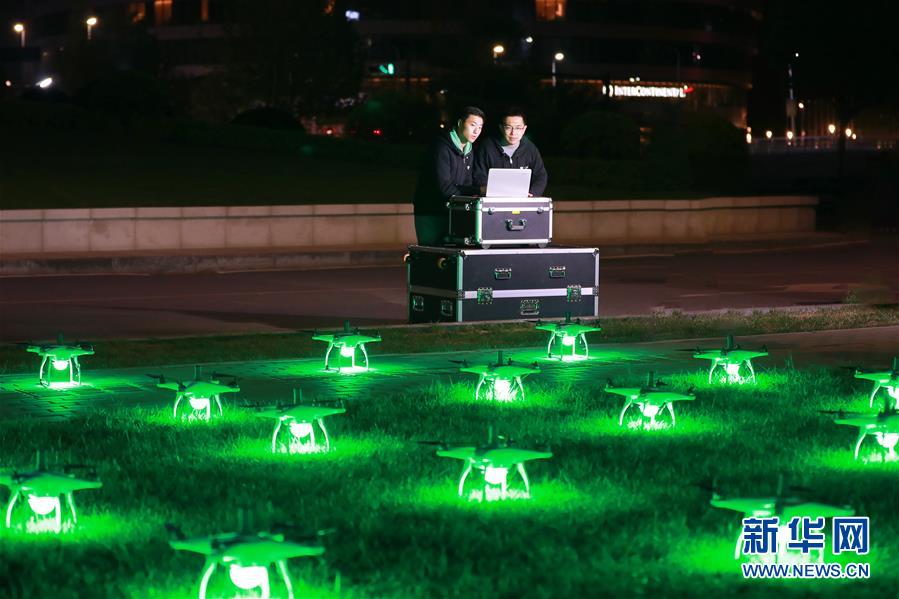 （圖文互動）（2）心懷藍天　逐夢云霄&mdash;&mdash;記天津大學(xué)教授、一飛智控創(chuàng)始人齊俊桐