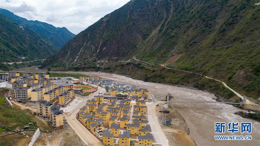 （直過民族脫貧攻堅(jiān)&middot;圖文互動）（1）下山！傈僳群眾開啟新生活