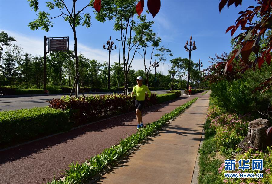（在習(xí)近平新時代中國特色社會主義思想指引下&mdash;&mdash;新時代新作為新篇章&middot;圖文互動）（3）在這里，遇見&ldquo;詩和遠(yuǎn)方&rdquo;&mdash;&mdash;長白山下&ldquo;第一鎮(zhèn)&rdquo;的全域旅游實(shí)踐