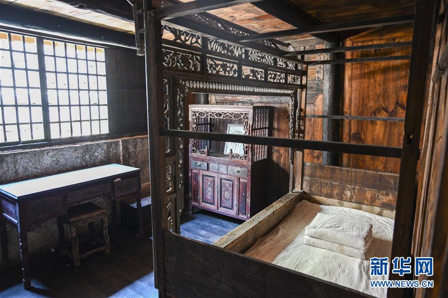 （壯麗70年&middot;奮斗新時代&mdash;&mdash;記者再走長征路&middot;圖文互動）（5）手捧棉被憶紅軍：走了那么多年，我們都念他們的好