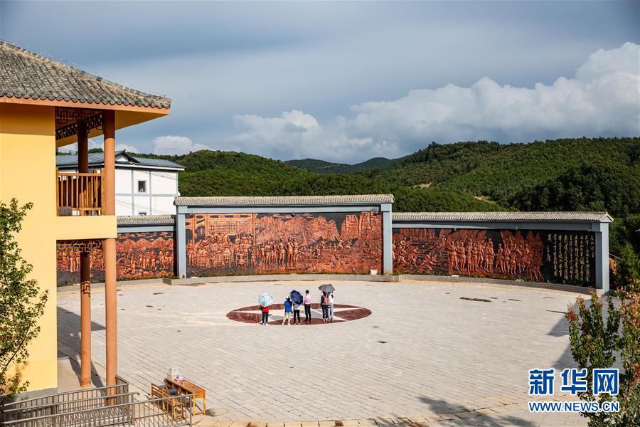 （新華全媒頭條&middot;壯麗70年&middot;奮斗新時(shí)代&mdash;&mdash;記者再走長征路&middot;圖文互動(dòng)）（2）前進(jìn)，向著光明的方向&mdash;&mdash;尋訪金沙江畔紅色印記