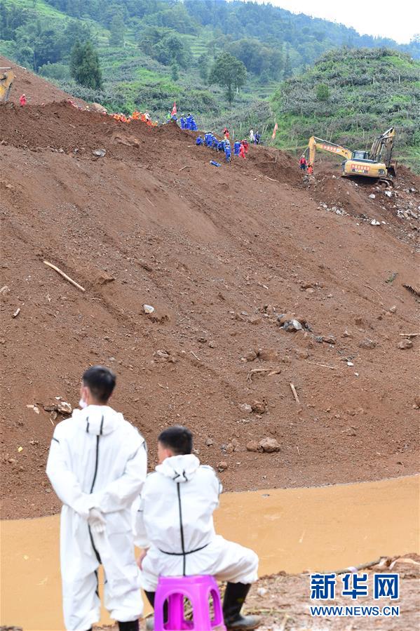 （新華全媒頭條&middot;圖文互動）（9）有一絲希望，就盡百倍努力&mdash;&mdash;貴州水城&ldquo;7&middot;23&rdquo;特大山體滑坡72小時救援紀實