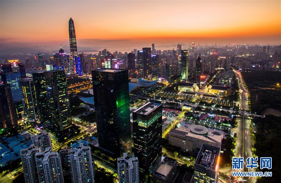 （壯麗70年&middot;奮斗新時代&mdash;&mdash;共和國發(fā)展成就巡禮&middot;圖文互動）（2）南粵譜寫新篇章　敢為人先再出發(fā)&mdash;&mdash;廣東70年跨越式發(fā)展紀實