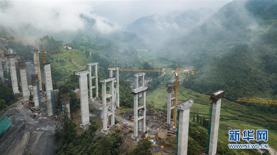 （壯麗70年&middot;奮斗新時(shí)代&mdash;&mdash;共和國發(fā)展成就巡禮）（8）人暢其行、貨暢其流&mdash;&mdash;共和國交通運(yùn)輸業(yè)發(fā)展成就巡禮