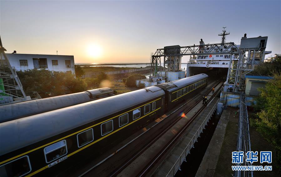 （壯麗70年&middot;奮斗新時(shí)代&mdash;&mdash;共和國發(fā)展成就巡禮）（11）人暢其行、貨暢其流&mdash;&mdash;共和國交通運(yùn)輸業(yè)發(fā)展成就巡禮