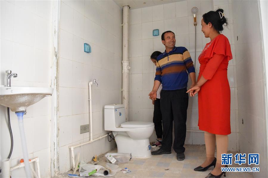 （決戰(zhàn)決勝脫貧攻堅(jiān)&middot;圖文互動(dòng)）（3）拋在舊鄉(xiāng)的&ldquo;火墻&rdquo;&mdash;&mdash;新疆易地扶貧搬遷安置點(diǎn)見聞