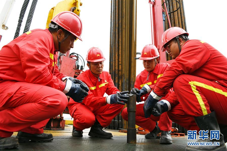 （圖文互動(dòng)）（5）當(dāng)好標(biāo)桿旗幟 建設(shè)百年油田&mdash;&mdash;寫在大慶油田發(fā)現(xiàn)60周年之際