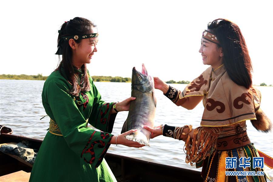 （新華全媒頭條&middot;圖文互動）（9）讓各民族手足相親守望相助&mdash;&mdash;以習近平同志為核心的黨中央關心少數民族和民族工作紀實