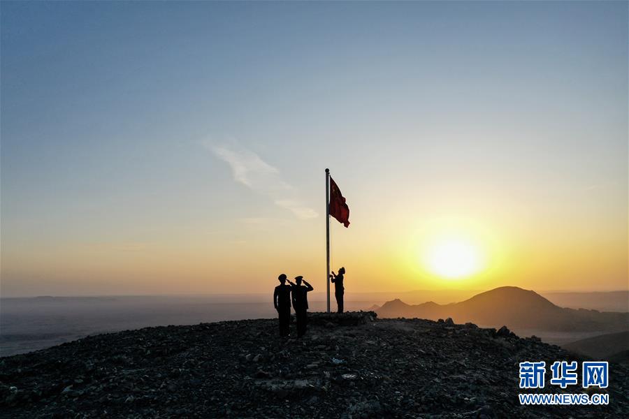 （愛國情 奮斗者&middot;圖文互動(dòng)）（14）印刻在戈壁上的名字