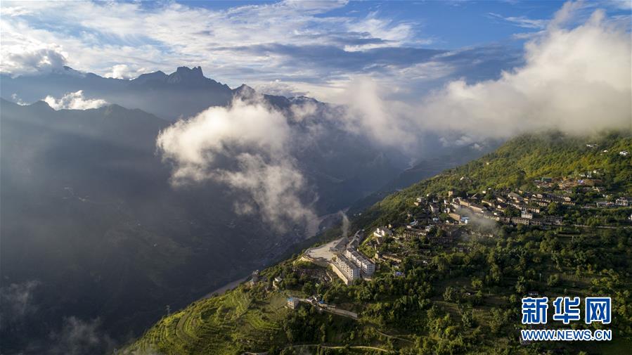（新華全媒頭條&middot;決戰(zhàn)決勝脫貧攻堅(jiān)&middot;圖文互動(dòng)）（1）為了人與自然和諧共生&mdash;&mdash;云南&ldquo;三江并流&rdquo;地區(qū)決戰(zhàn)精準(zhǔn)脫貧的&ldquo;生態(tài)畫卷&rdquo;