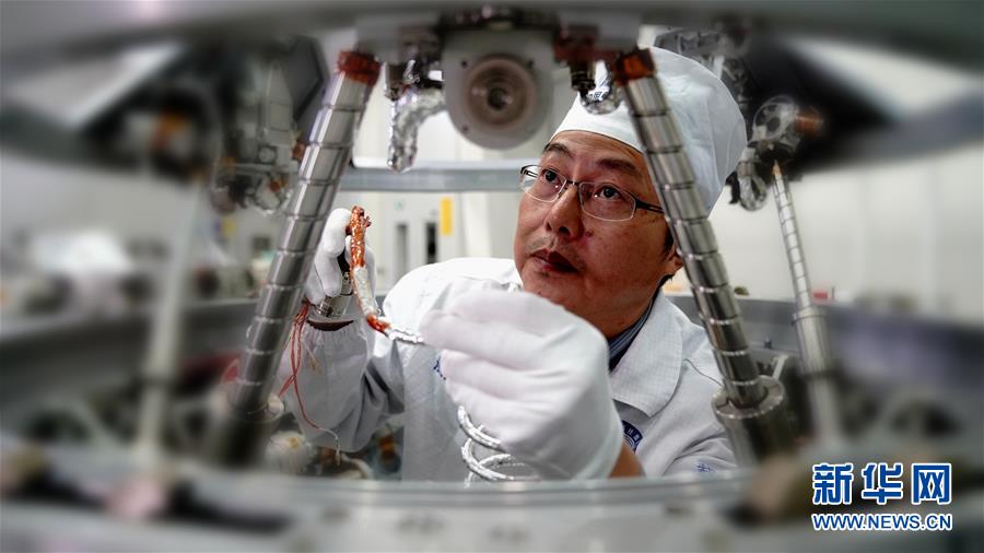 （德耀中華&middot;圖文互動）（1）王曙群：&ldquo;腳踏實地、仰望星空&rdquo;的大國工匠