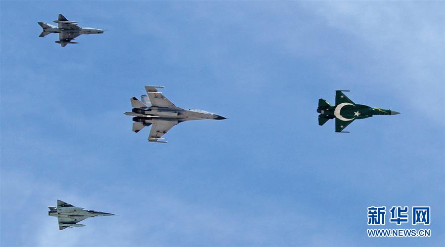 （新華全媒頭條&middot;人民空軍70年&middot;圖文互動）（8）陽光照耀奮飛的航程&mdash;&mdash;黨中央、中央軍委和習(xí)主席關(guān)心人民空軍建設(shè)發(fā)展紀實