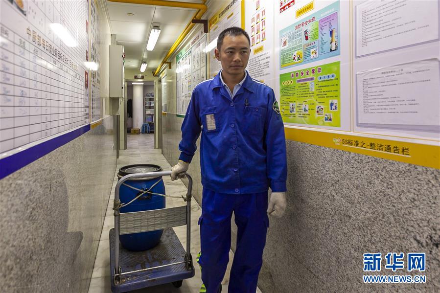 (新華全媒頭條·圖文互動(dòng))(2)上海:“三只桶”里看變化