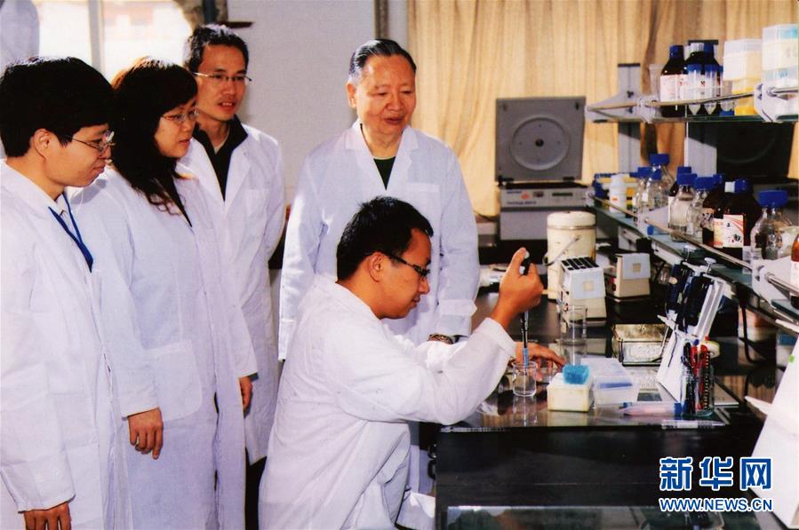 （新華全媒頭條&middot;時(shí)代先鋒&middot;圖文互動(dòng)）（5）盧永根院士：赤誠(chéng)抒寫(xiě)&ldquo;我和我的祖國(guó)&rdquo;