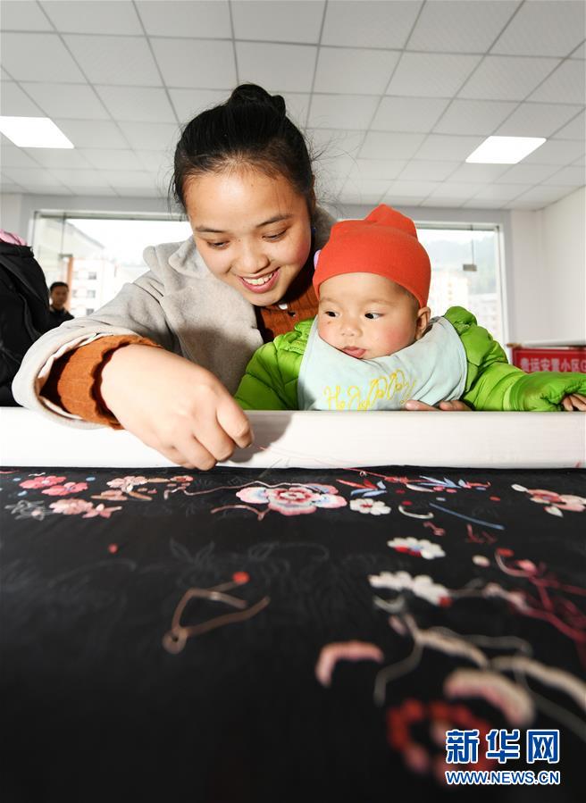 （新華全媒頭條&middot;圖文互動(dòng)）（3）壯闊大遷徙&mdash;&mdash;寫在貴州全面完成188萬(wàn)人易地扶貧搬遷之際