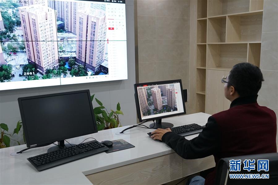 （在習(xí)近平新時代中國特色社會主義思想指引下&mdash;&mdash;新時代新作為新篇章&middot;總書記關(guān)切高質(zhì)量發(fā)展&middot;圖文互動）（3）同一片家園，同一個夢想&mdash;&mdash;棚改區(qū)里的民生新事