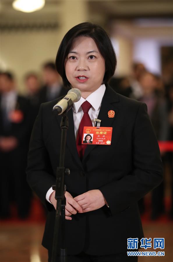 （兩會&middot;面對面）（9）全國人大代表接受采訪