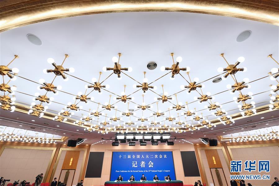 （兩會(huì)&middot;XHDW）（9）最高人民法院審判委員會(huì)副部級(jí)專職委員劉貴祥等就&ldquo;攻堅(jiān)&lsquo;基本解決執(zhí)行難&rsquo;&rdquo;答記者問(wèn)