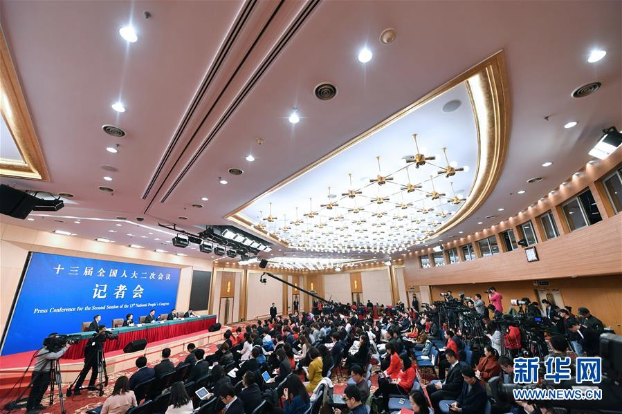 （兩會(huì)&middot;XHDW）（12）最高人民法院審判委員會(huì)副部級(jí)專(zhuān)職委員劉貴祥等就&ldquo;攻堅(jiān)&lsquo;基本解決執(zhí)行難&rsquo;&rdquo;答記者問(wèn)