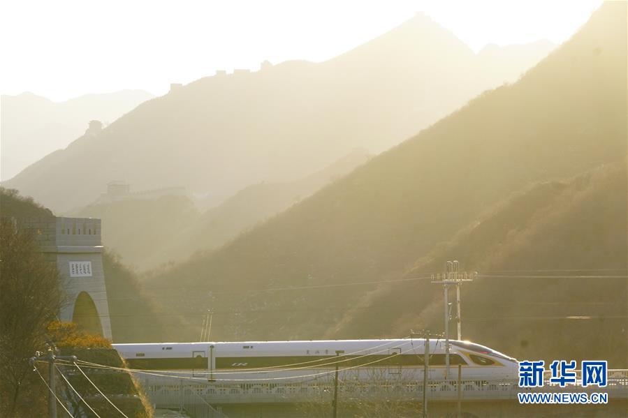 （新華全媒頭條&middot;圖文互動(dòng)）（3）勇立潮頭御風(fēng)行&mdash;&mdash;以習(xí)近平同志為核心的黨中央2019年治國理政評(píng)述