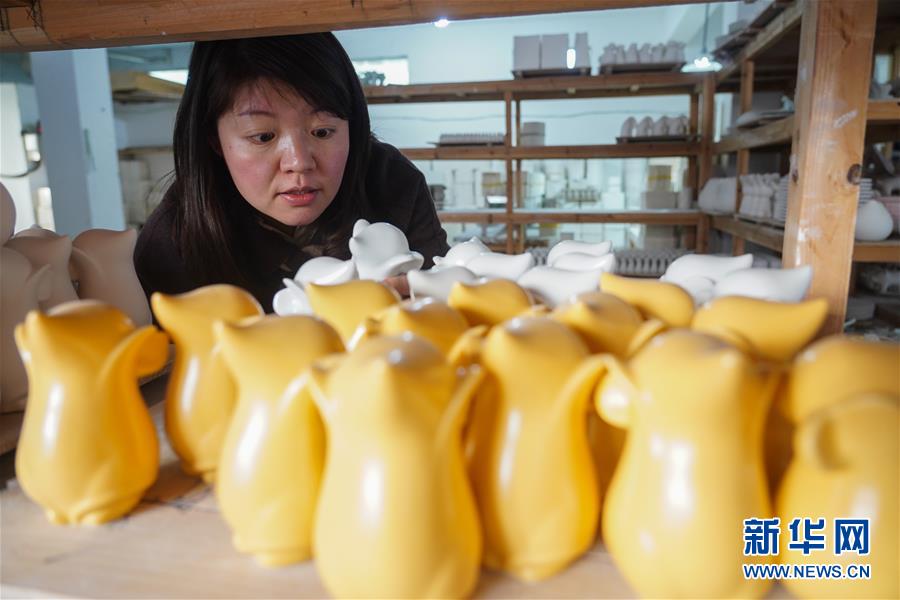 （新春走基層&middot;圖文互動）（5）瓷鼠鬧新春