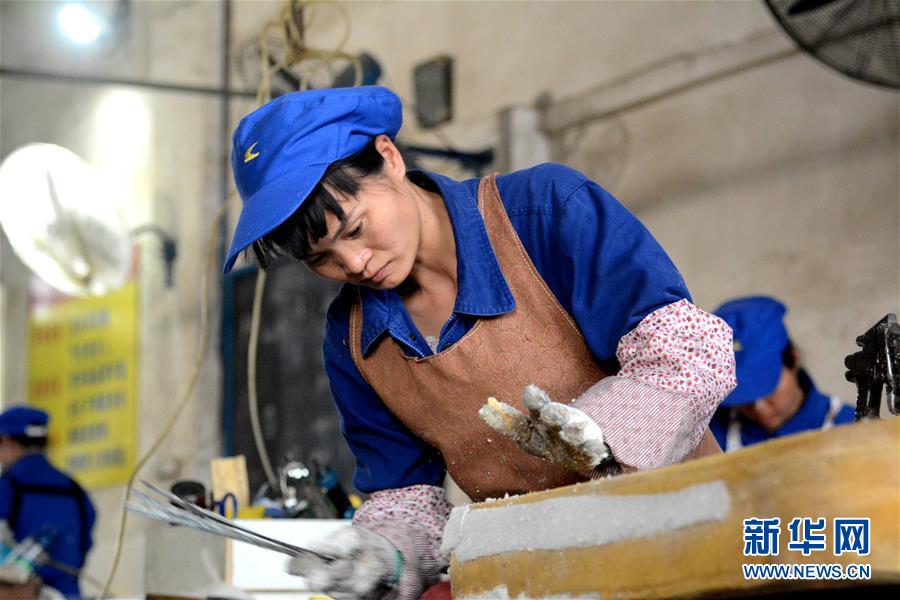 （新春走基層&middot;圖文互動）（2）聾啞姐妹的無聲春運(yùn)