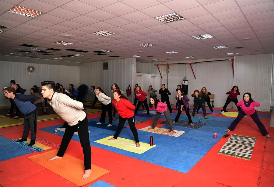 （國(guó)際&middot;圖文互動(dòng)）（1）記者手記：在瑜伽中尋求療愈心靈