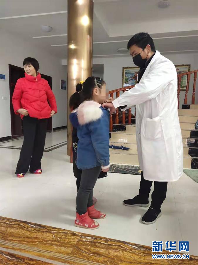 （聚焦疫情防控&middot;圖文互動(dòng)）（3）從武漢返鄉(xiāng)的一家人：&ldquo;鄰里情割不斷，自行隔離是義務(wù)&rdquo;