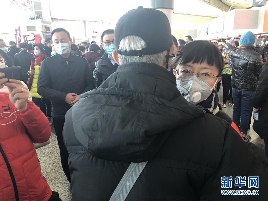 （熱點(diǎn)鮮報(bào)&middot;圖文互動(dòng)）（1）三代人的約定：父母送我援湖北，我給孩子樹(shù)榜樣