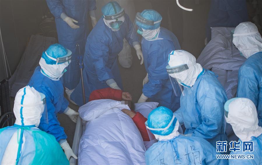 （新華全媒頭條&middot;圖文互動）（8）火線上的中流砥柱&mdash;&mdash;獻(xiàn)給奮戰(zhàn)在抗疫一線的醫(yī)務(wù)工作者