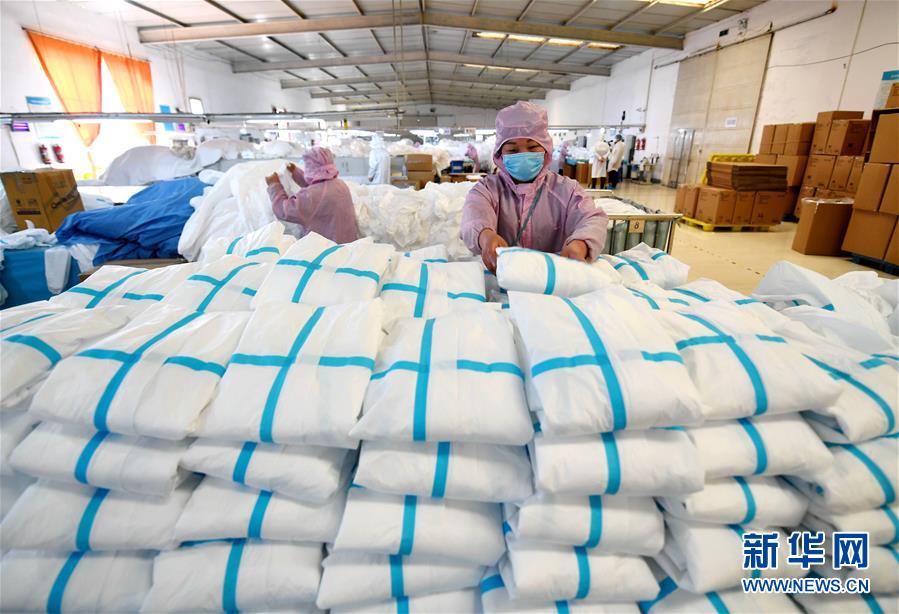 （聚焦疫情防控&middot;圖文互動）（5）我們能多產(chǎn)一件，前方就少一份風險&mdash;&mdash;醫(yī)用防護服&ldquo;河北制造&rdquo;緊急&ldquo;起飛&rdquo;記
