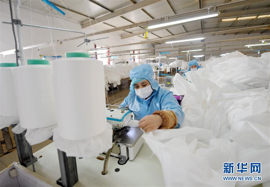 （聚焦疫情防控&middot;圖文互動）（6）我們能多產(chǎn)一件，前方就少一份風險&mdash;&mdash;醫(yī)用防護服&ldquo;河北制造&rdquo;緊急&ldquo;起飛&rdquo;記