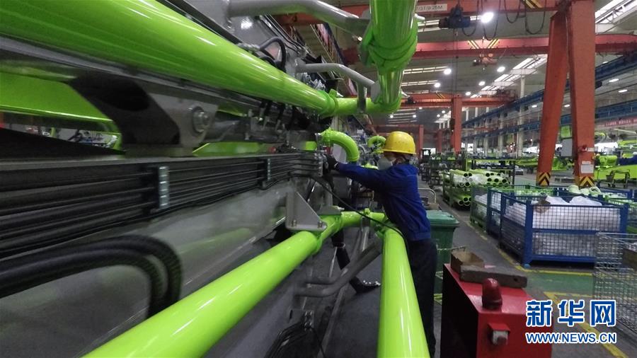 （圖文互動(dòng)）（1）吃粉擼串，商圈&ldquo;打卡&rdquo;，動(dòng)車出廠&mdash;&mdash;湖南&ldquo;標(biāo)簽&rdquo;復(fù)蘇記