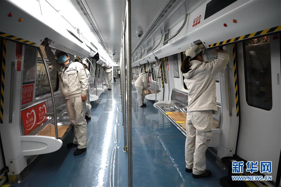 （圖文互動(dòng)）（3）吃粉擼串，商圈&ldquo;打卡&rdquo;，動(dòng)車出廠&mdash;&mdash;湖南&ldquo;標(biāo)簽&rdquo;復(fù)蘇記