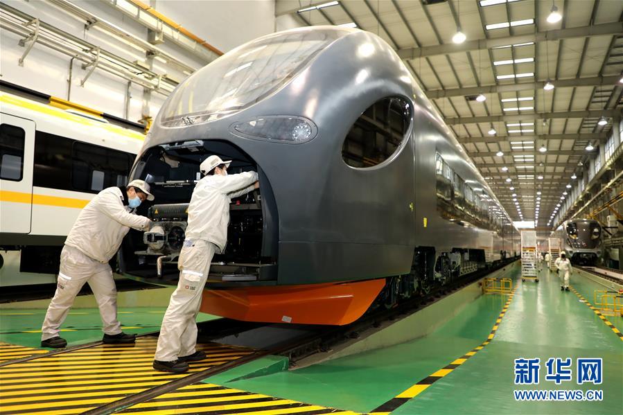 （圖文互動(dòng)）（6）吃粉擼串，商圈&ldquo;打卡&rdquo;，動(dòng)車出廠&mdash;&mdash;湖南&ldquo;標(biāo)簽&rdquo;復(fù)蘇記